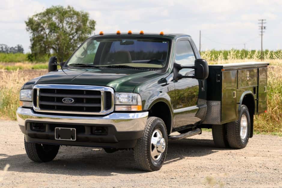 2002 Ford Super Duty 1999-2007 sold for $33,000