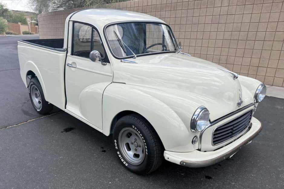 1960 Morris Minor sold for $7,200