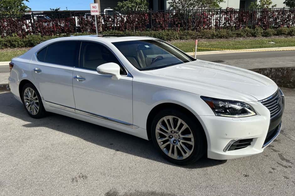 2014 Lexus XF40 LS sold for $26,777