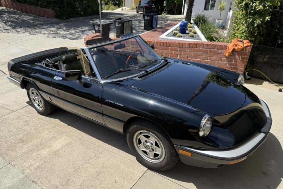 1985 Alfa Romeo 105/115 Spider Series 3 sold for $4,500