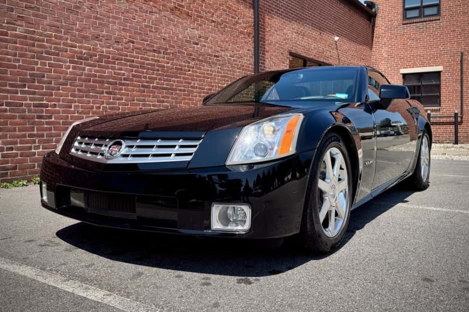 2004 Cadillac XLR sold for $20,600