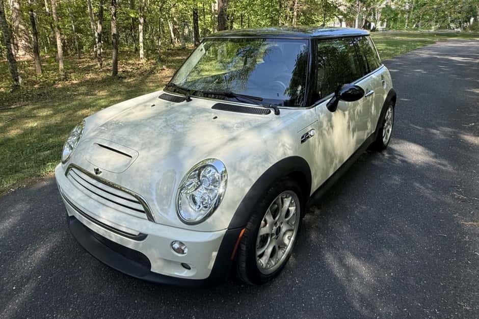 2006 Mini R53 Cooper S sold for $10,850