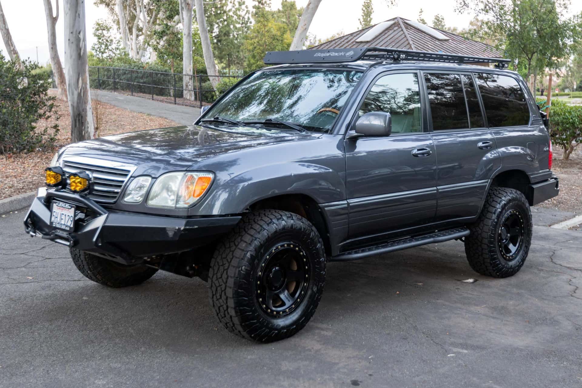 2004 Lexus LX sold for $23,500
