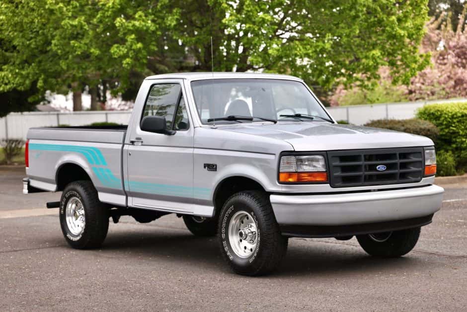 1996 Ford F-Series 1992-1997 sold for $18,500