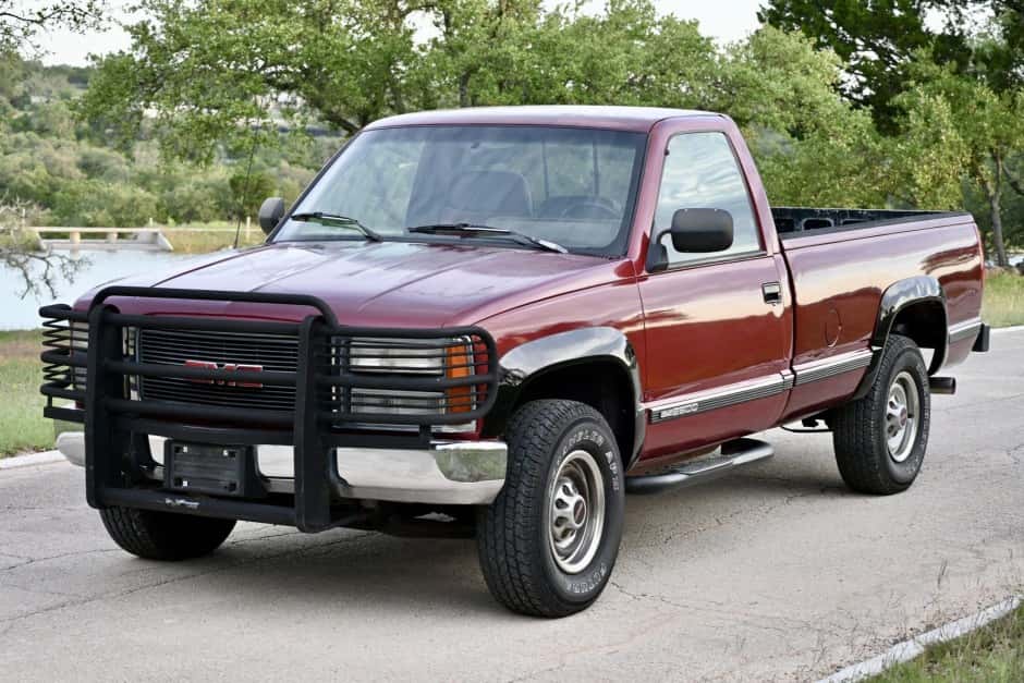 1990 GMC Sierra (GMT400 1988-2002) sold for $6,766