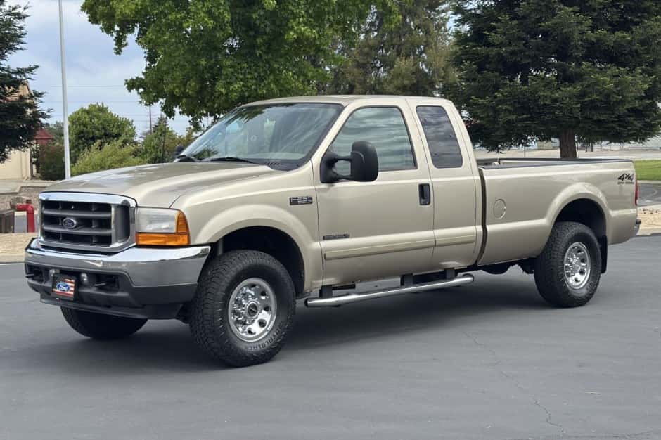 2001 Ford Super Duty 1999-2007 sold for $16,750