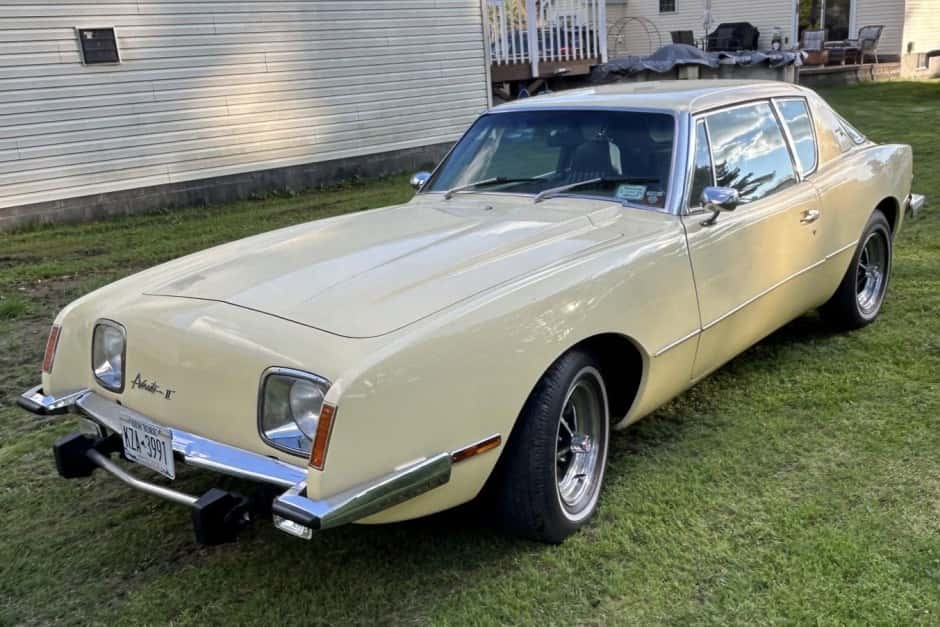 1981 Studebaker Avanti sold for $17,001