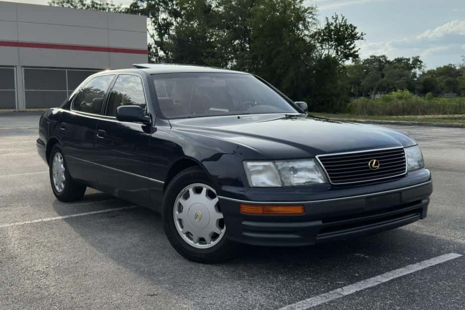 1995 Lexus XF20 LS400 sold for $15,500