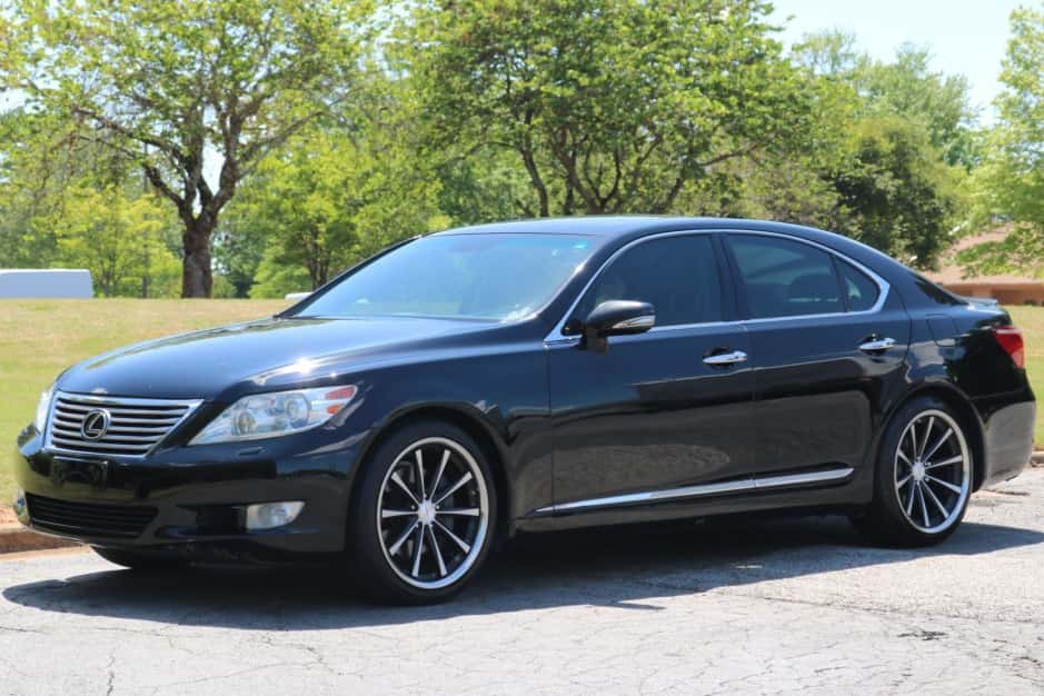 2010 Lexus XF40 LS sold for $11,500