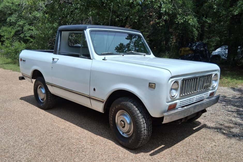 1974 International Harvester Scout II sold for $14,369