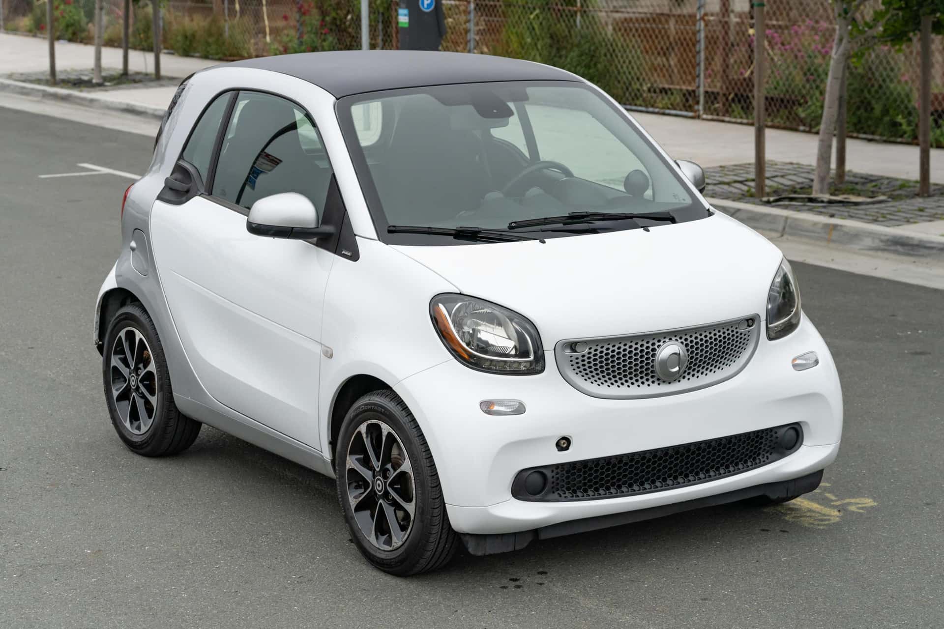 2016 Smart Fortwo sold for $7,900