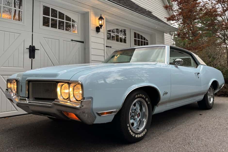 1970 Oldsmobile Cutlass sold for $23,255