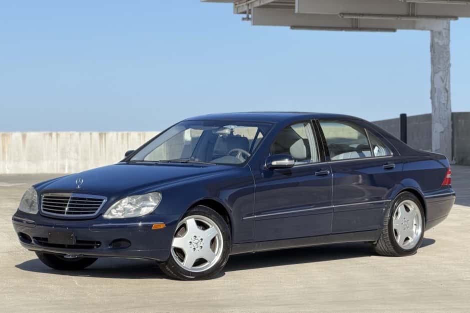 2002 Mercedes-Benz W220 S-Class sold for $4,700