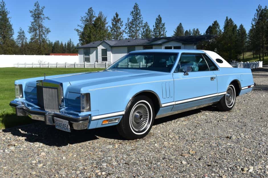1978 Lincoln Continental Mark V (1977-1979) sold for $15,250