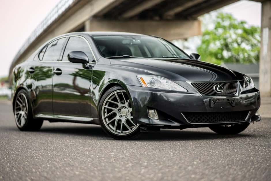 2006 Lexus IS sold for $6,623