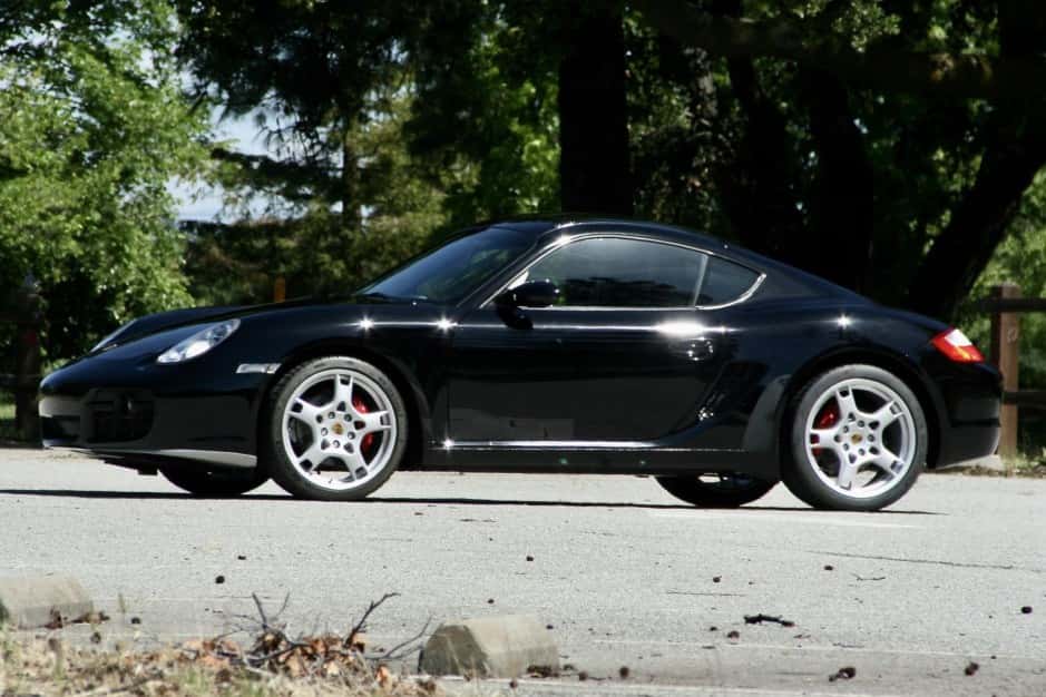 2006 Porsche 987 Cayman sold for $39,000