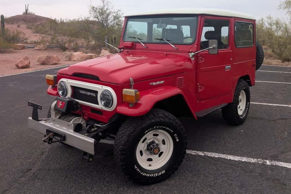 1976 Toyota Land Cruiser FJ40 sold for $16,250