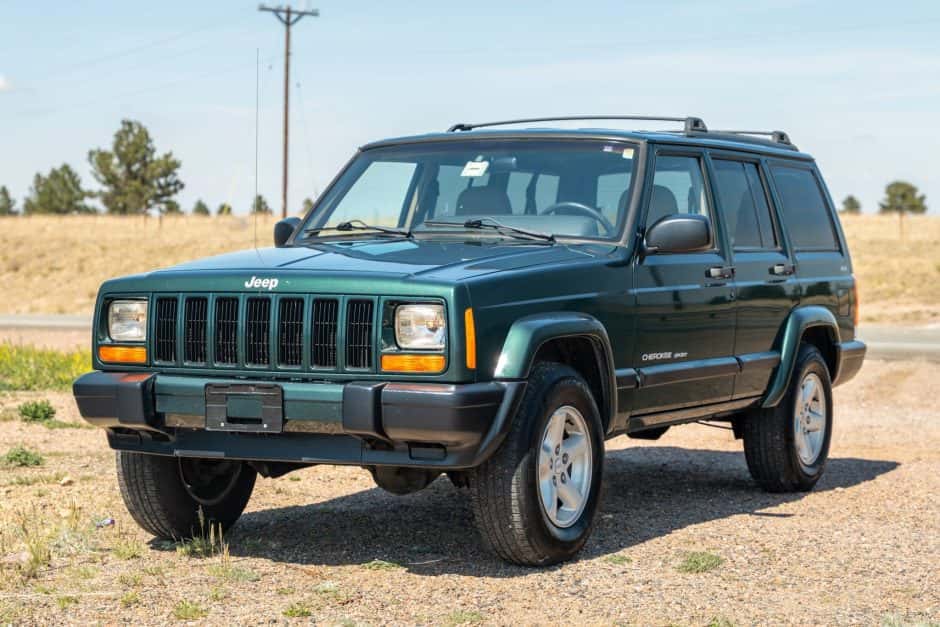 1999 Jeep XJ Cherokee sold for $18,250