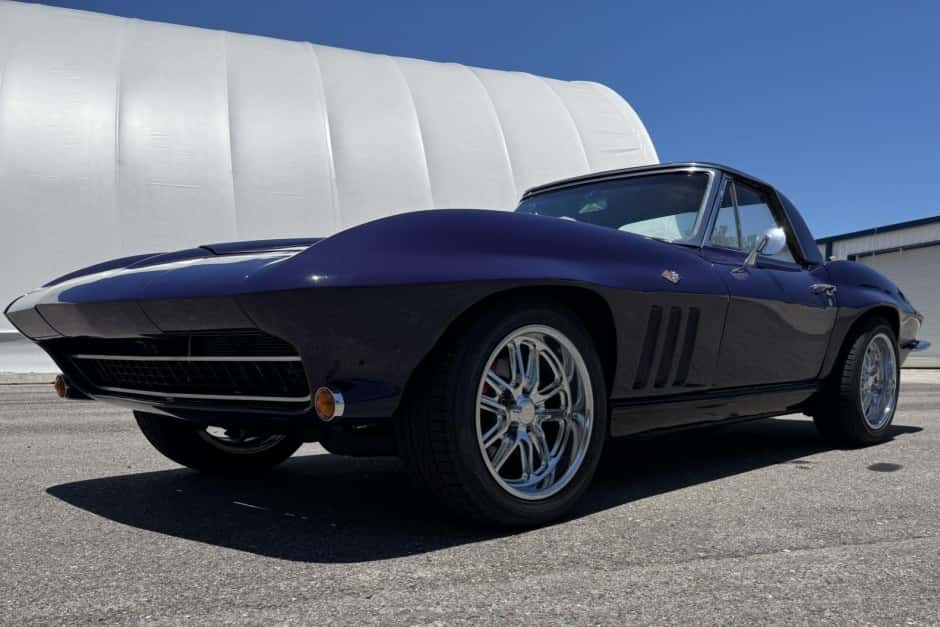 1965 Chevrolet Corvette C2 (1965) sold for $40,000