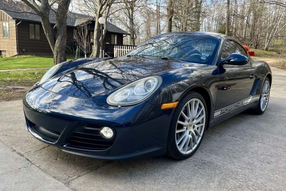 2011 Porsche 987 Cayman sold for $40,000