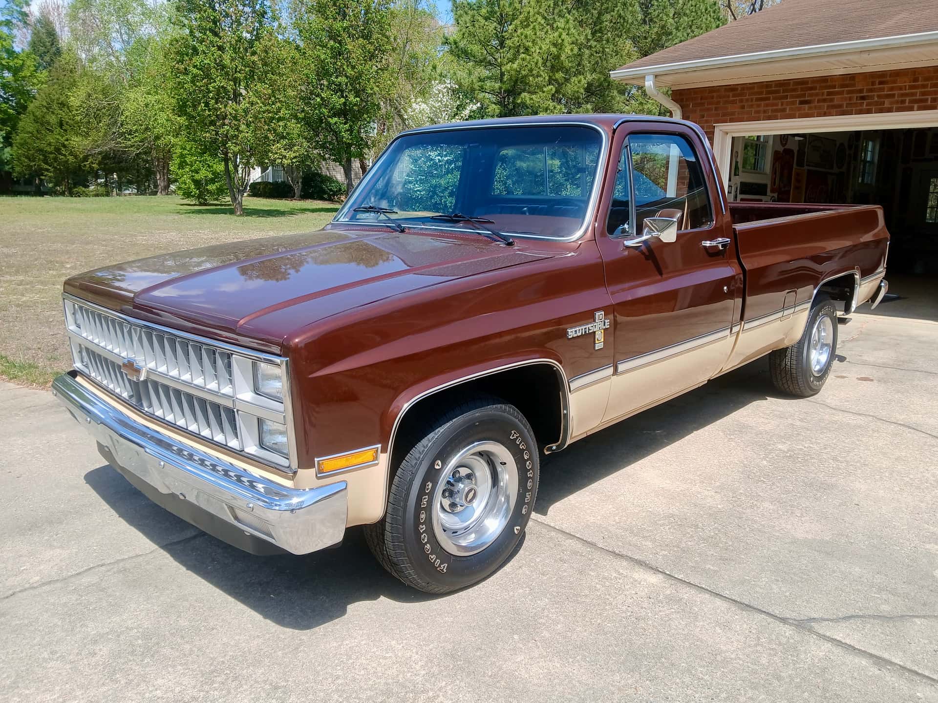 1982 Chevrolet C10 sold for $14,000