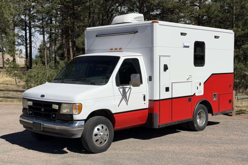 1994 Ford Econoline Van sold for $12,669