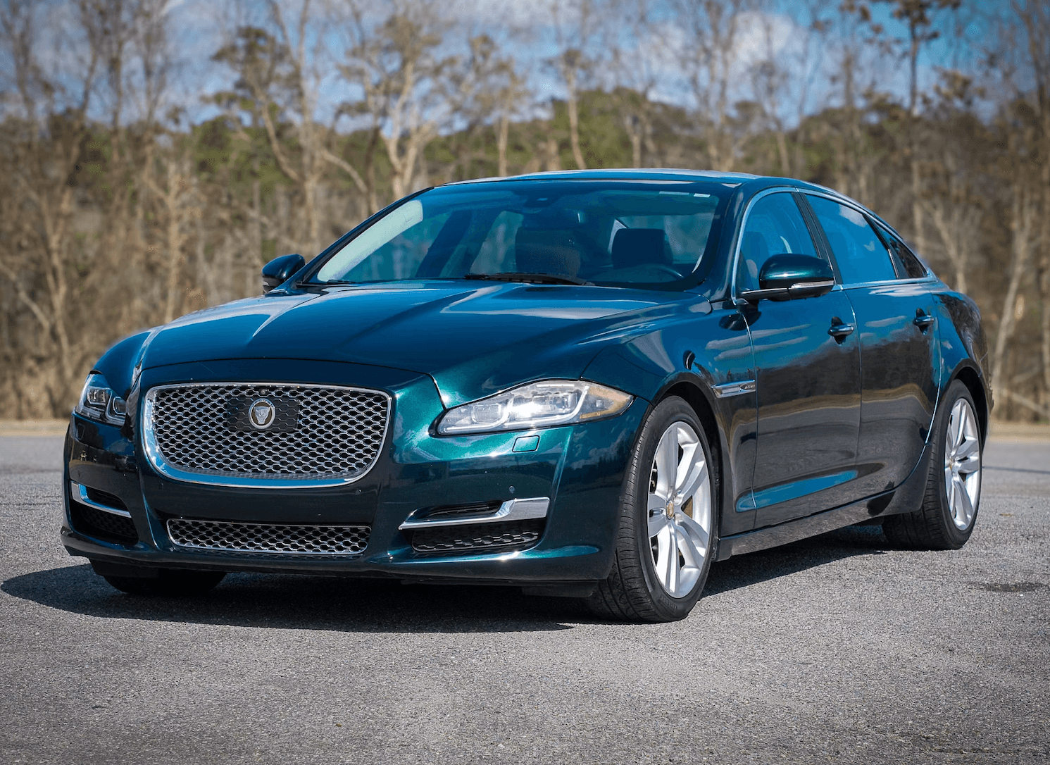 2016 Jaguar XJL Portfolio sold for $9,550