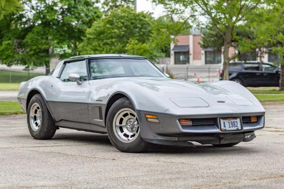 1982 Chevrolet Corvette C3 Coupe (1973-1982) sold for $13,750