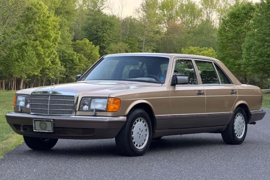 1987 Mercedes-Benz W126 S-Class sold for $8,000