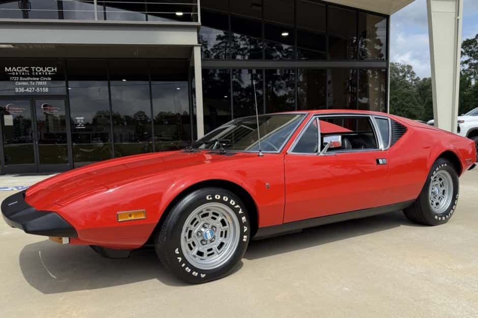 1974 DeTomaso Pantera sold for $130,000