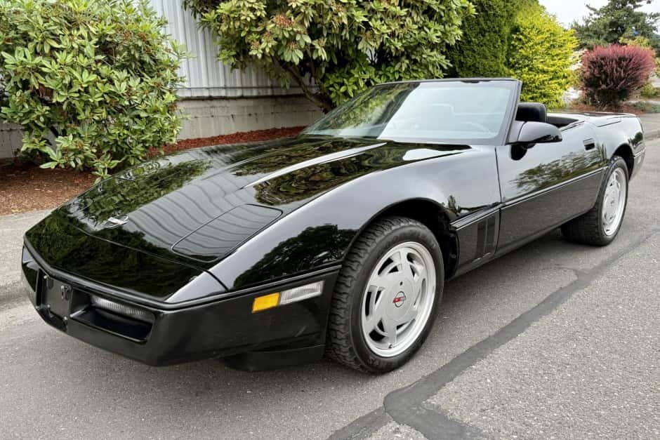 1988 Chevrolet Corvette C4 Convertible (1986-1991) sold for $9,700