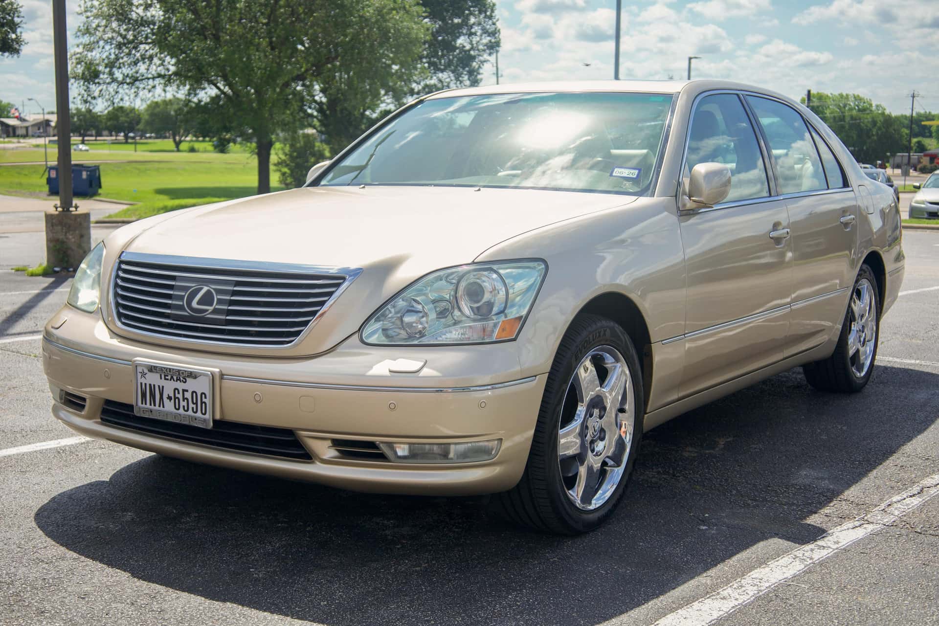 2005 Lexus LS sold for $12,050