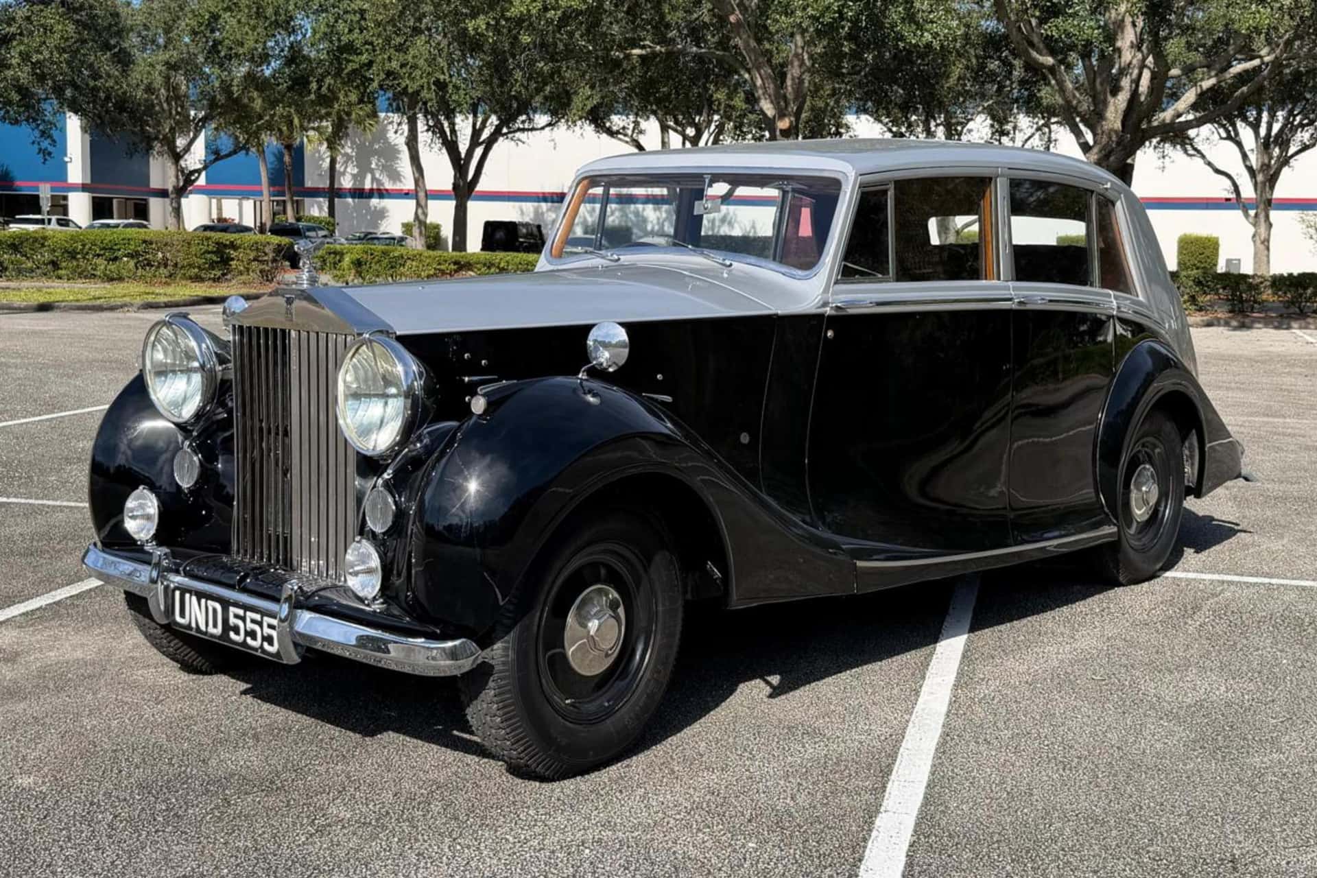 1948 Rolls-Royce Wraith sold for $18,250