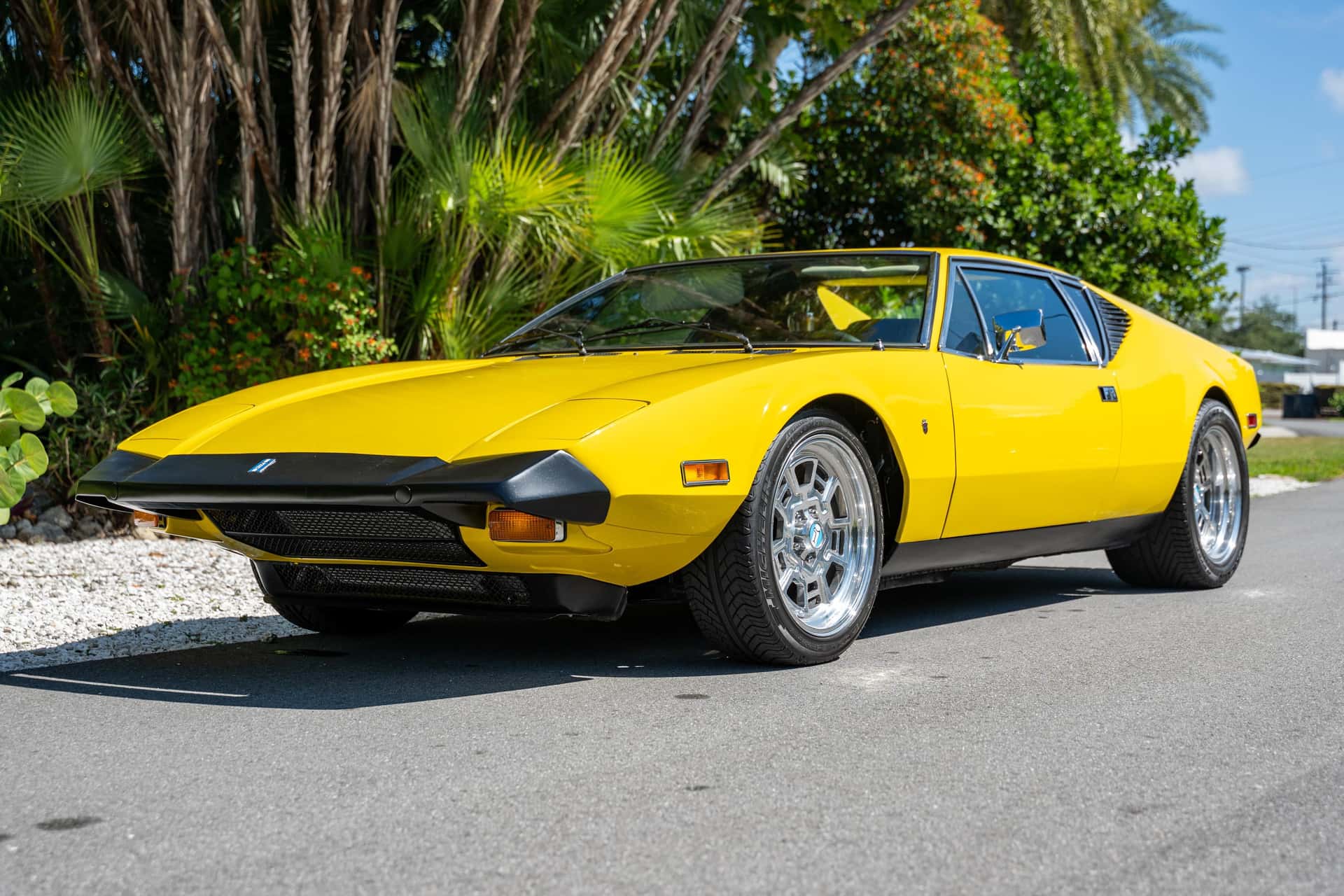 1974 DeTomaso Pantera sold for $106,543
