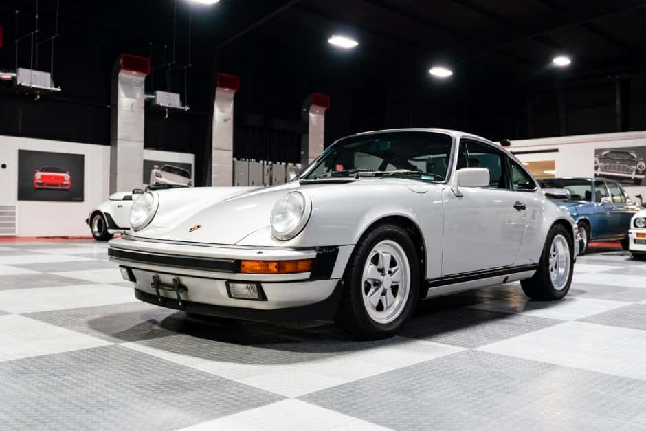 1989 Porsche 911 Carrera 3.2 sold for $146,000
