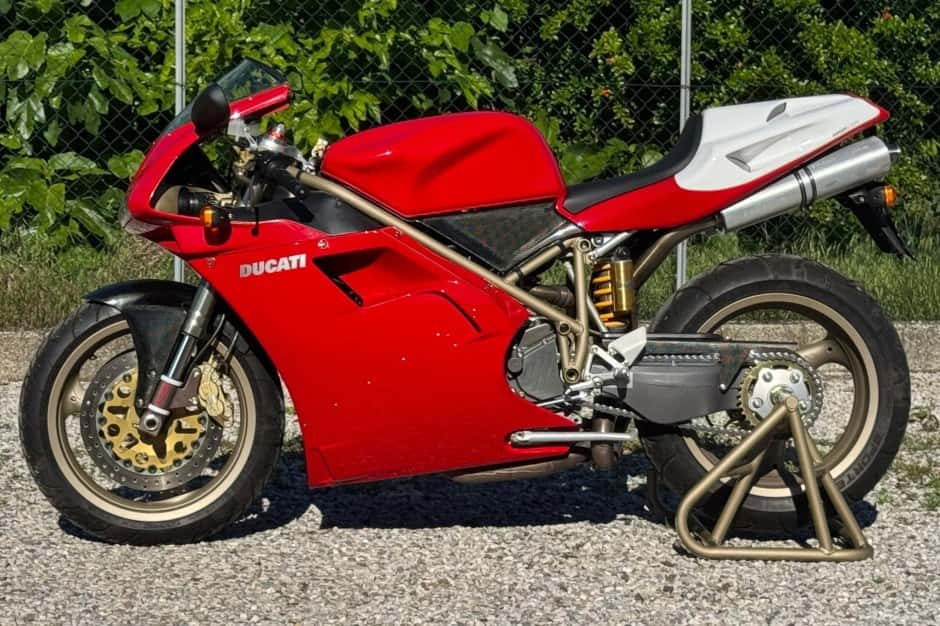 1998 Ducati 916 sold for €22,000
