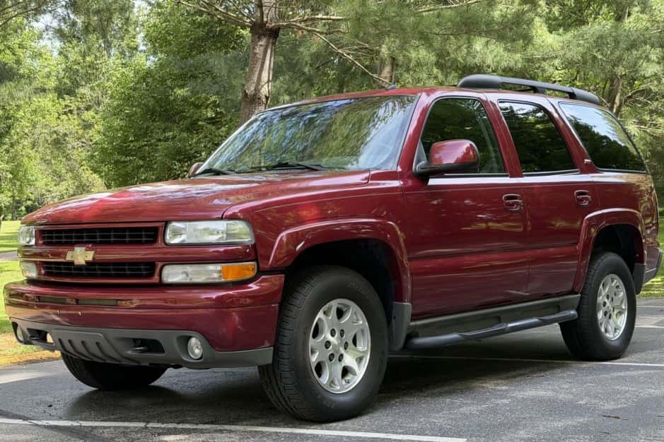 2005 Chevrolet Tahoe GMT800 sold for $12,500