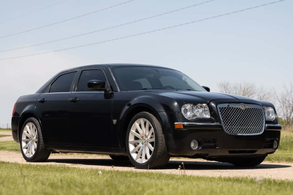 2007 Chrysler 300 (2005-2023) sold for $12,250