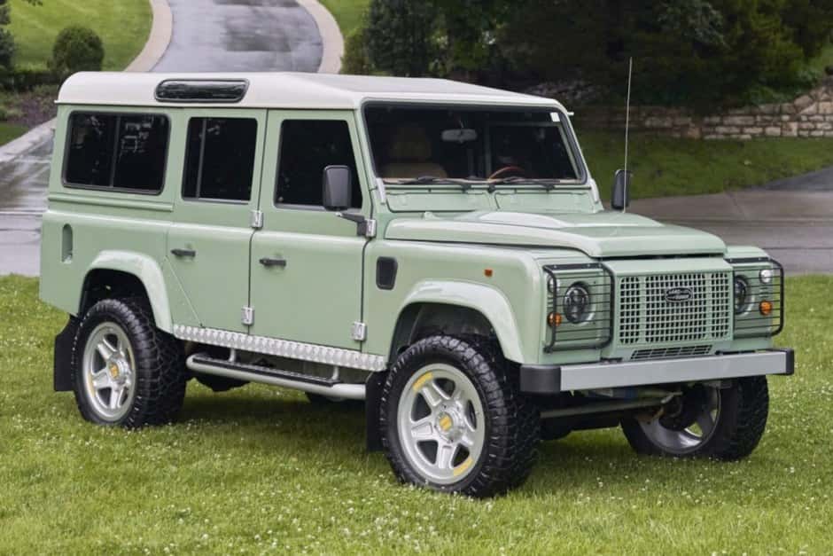0 Land Rover 110 / Defender 110 (Euro Spec) sold for $92,000