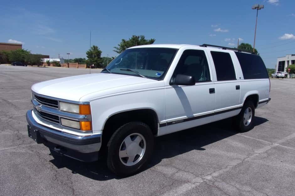 1998 Chevrolet Suburban (GMT400 1992-1999) sold for $10,150