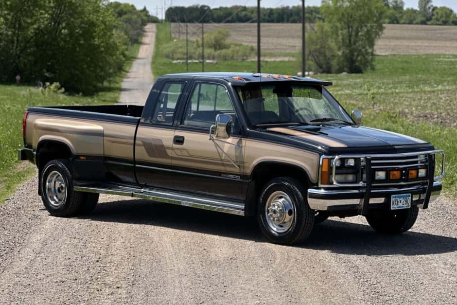 1988 GMC Sierra (GMT400 1988-2002) sold for $12,000