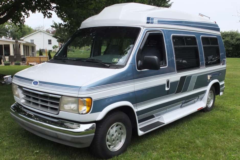 1992 Ford Econoline Van sold for $7,800