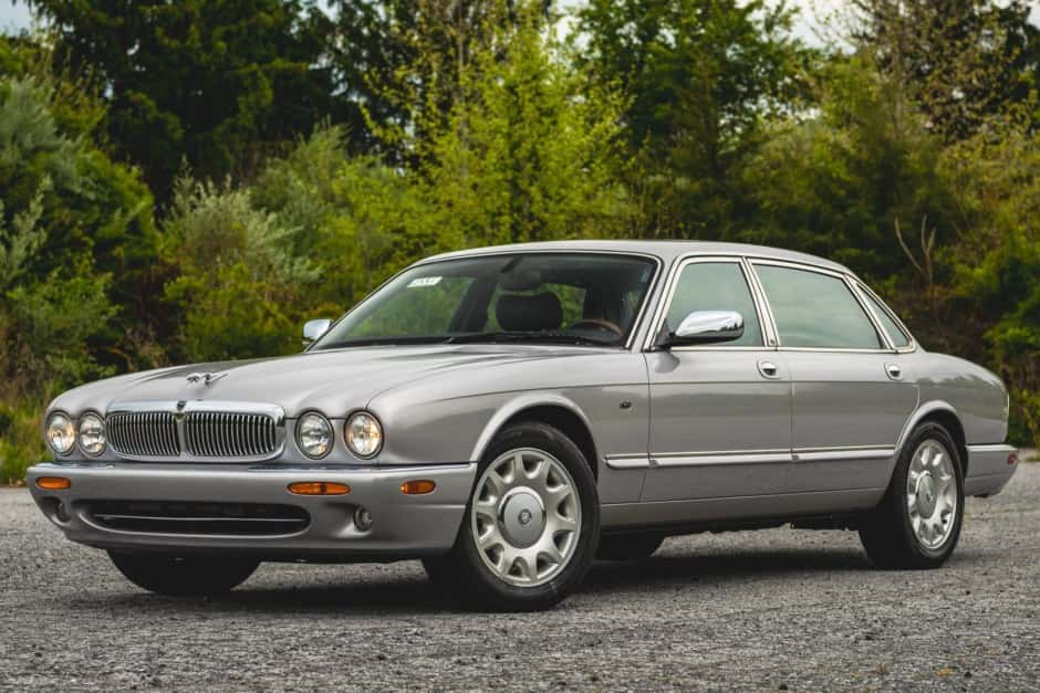 2003 Jaguar X308 XJ (1998-2003) sold for $15,750