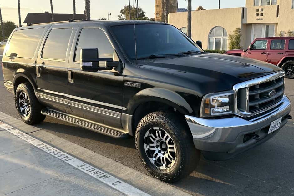 2003 Ford Excursion sold for $6,000