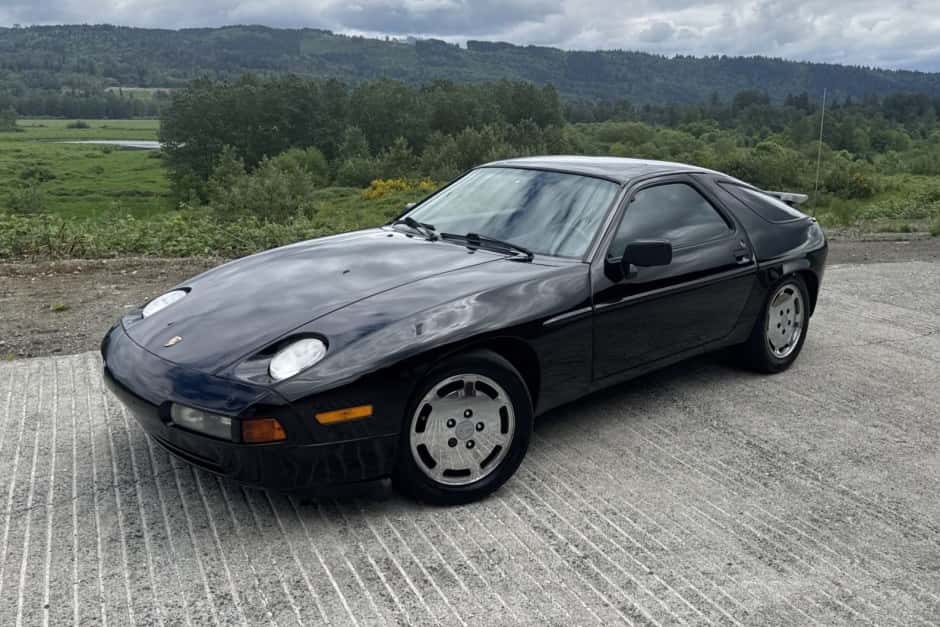 1987 Porsche 928 sold for $14,800