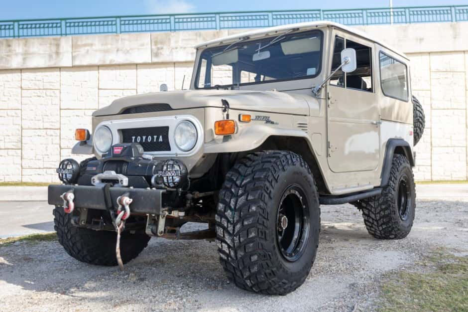 1972 Toyota Land Cruiser FJ40 sold for $33,000