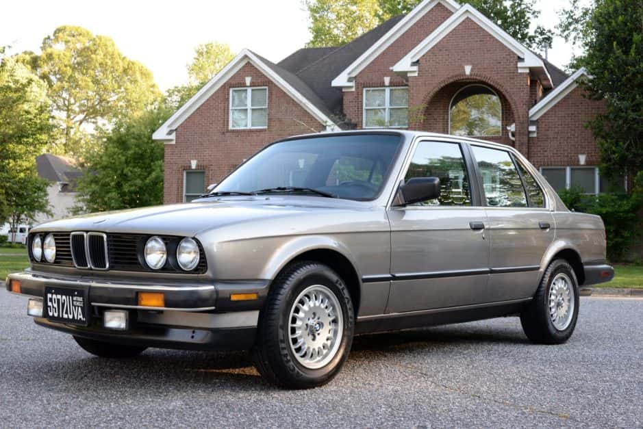1987 BMW E30 3-Series Sedan sold for $15,600