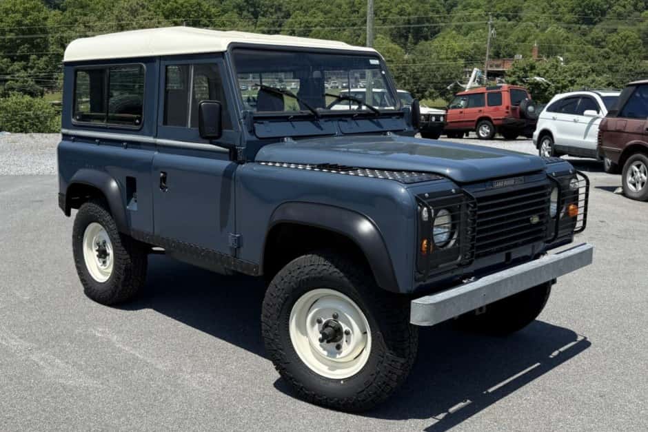 1985 Land Rover 90 / Defender 90 (Euro Spec) sold for $34,550