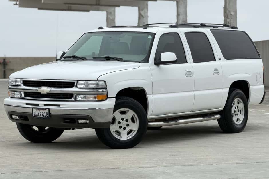 2005 Chevrolet Suburban (GMT800 2000-2006) sold for $8,900