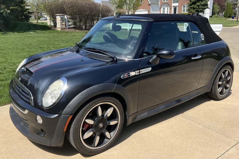 2008 Mini R52 Cooper Convertible sold for $7,600
